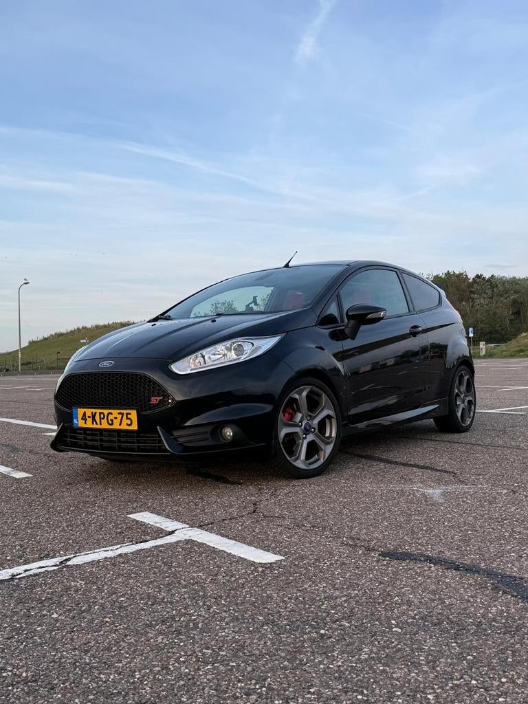 Ford Fiësta 1.6 Ecoboost 3DR 2013 Zwart, Auto's, Voorwielaandrijving, 1596 cc, 1063 kg, 4 cilinders