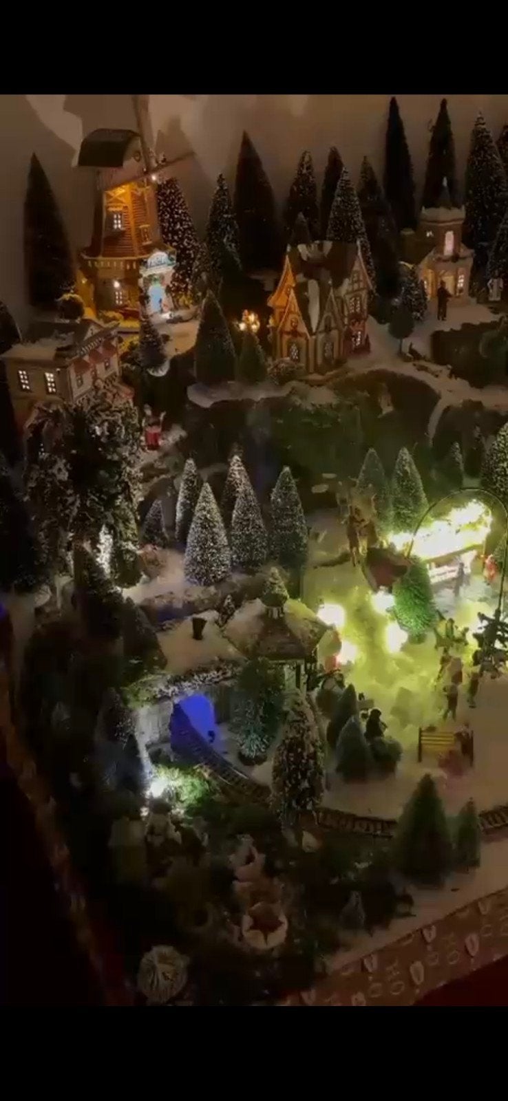Kerstdorp compleet, lemax, Marklin, intratuin en meer, Ophalen of Verzenden, Zo goed als nieuw