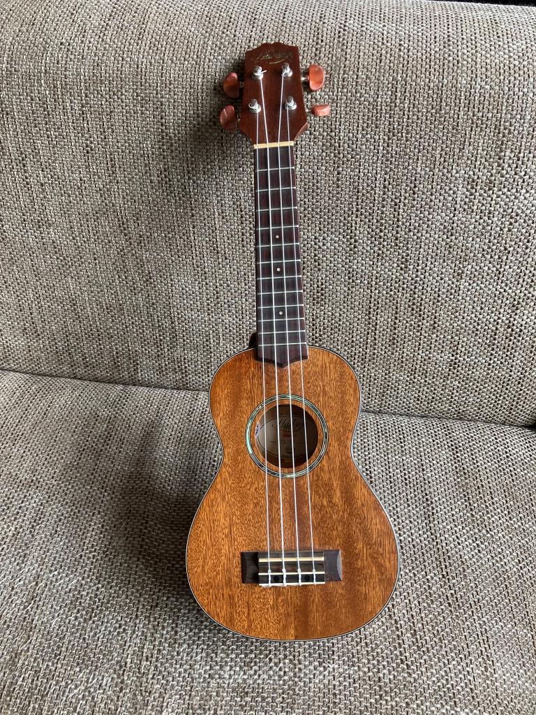 sopraan ukulele, Ophalen of Verzenden, Zo goed als nieuw, Overige typen, Met koffer