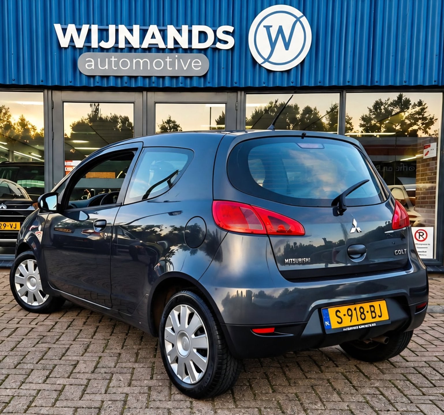 Mitsubishi Colt 1.1 Inbusiness Airco Nieuwe APK Nette wagen, Auto's, Voorwielaandrijving, 31 €/maand, Colt, Bedrijf