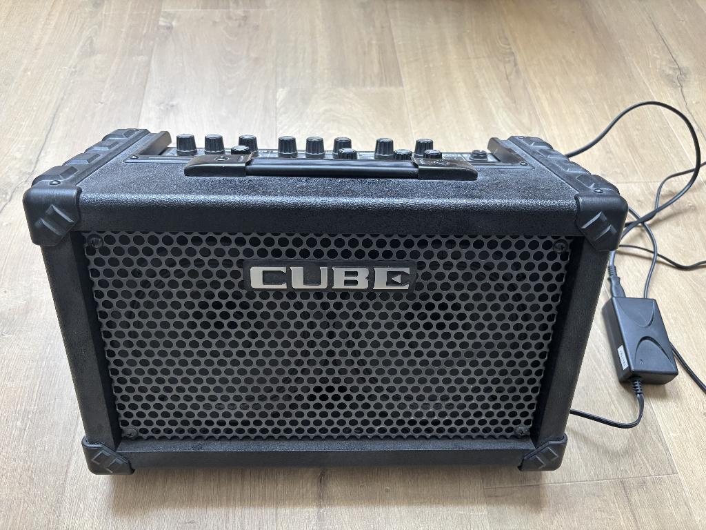 roland cube street, Ophalen of Verzenden, Zo goed als nieuw, Gitaar, Minder dan 50 watt