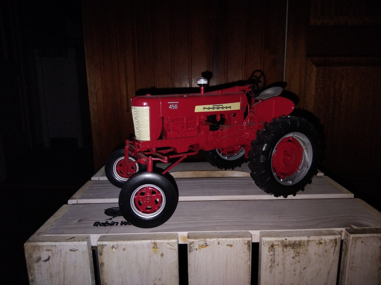 Gedetailleerd model van een rode tractor, 1:32 tot 1:50, Overige typen, Zo goed als nieuw, Ophalen