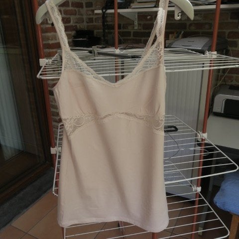 Topje beige met kant Intimissimi mt 38-40, Kleding | Dames, Maat 38/40 (M), Nieuw, Ophalen of Verzenden, Zonder mouw