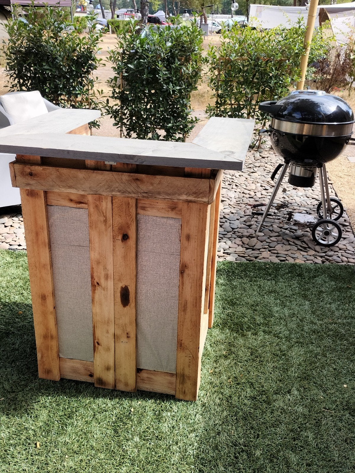 Verrijdbaar houten barretje / tuinbar / DJ booth – compact m, Ophalen