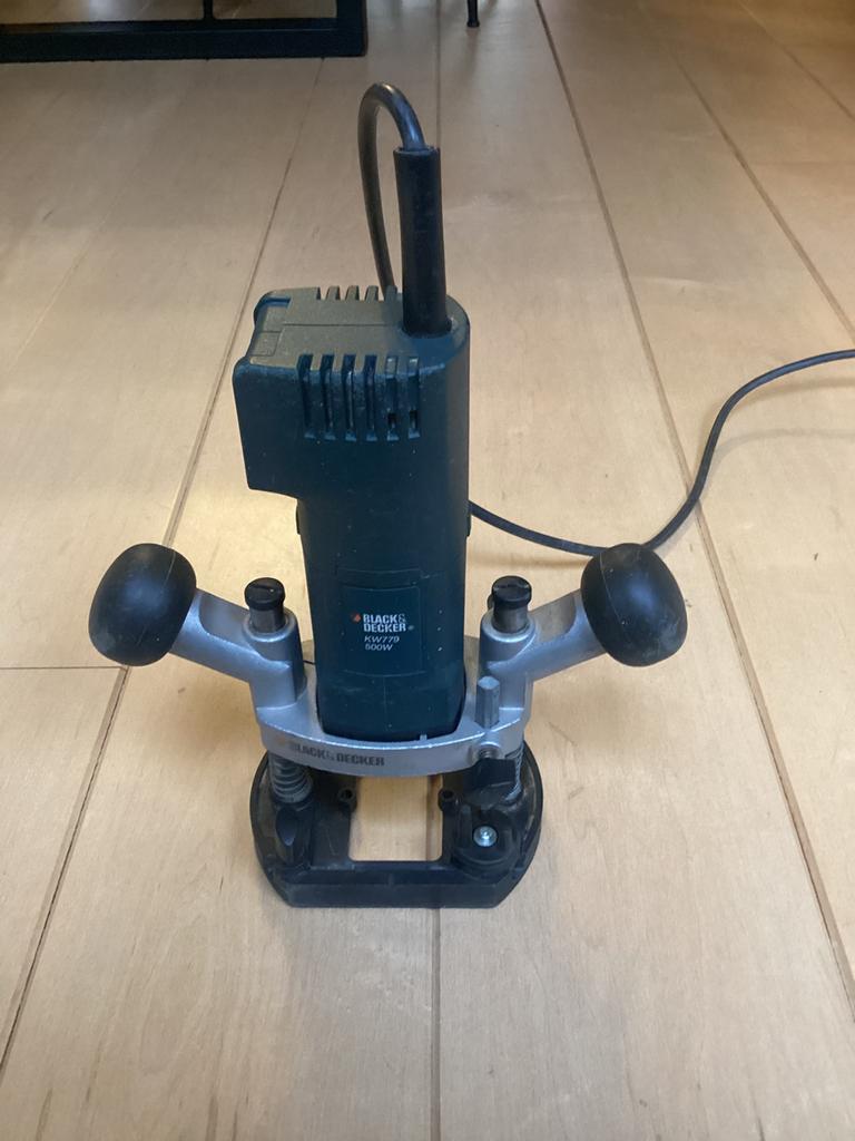 Bovenfrees Black and Decker DW779, Ophalen of Verzenden, Gebruikt, Elektrisch, Bovenfrees