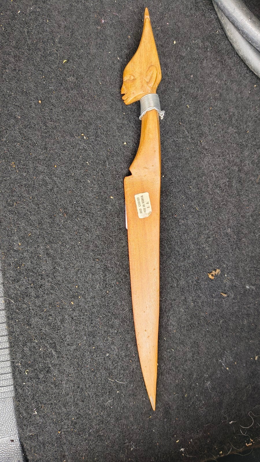 Handgemaakte houten briefopener uit Kenia, Antiek en Kunst, Hout, Afrika, Overige typen, Ophalen of Verzenden