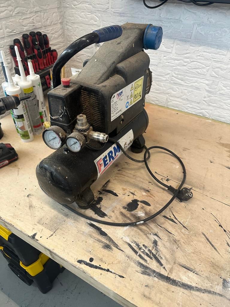 Ferm compressor met defect, Ophalen, 6 tot 10 bar, Zo goed als nieuw, Minder dan 200 liter/min
