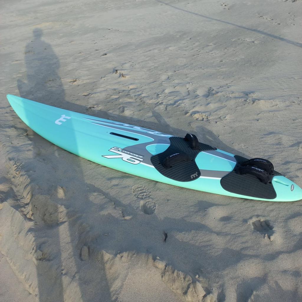 Windsurf plank Mistral 103L, Watersport en Boten, Windsurfen, Ophalen, Met voetbanden, Mistral, Gebruikt