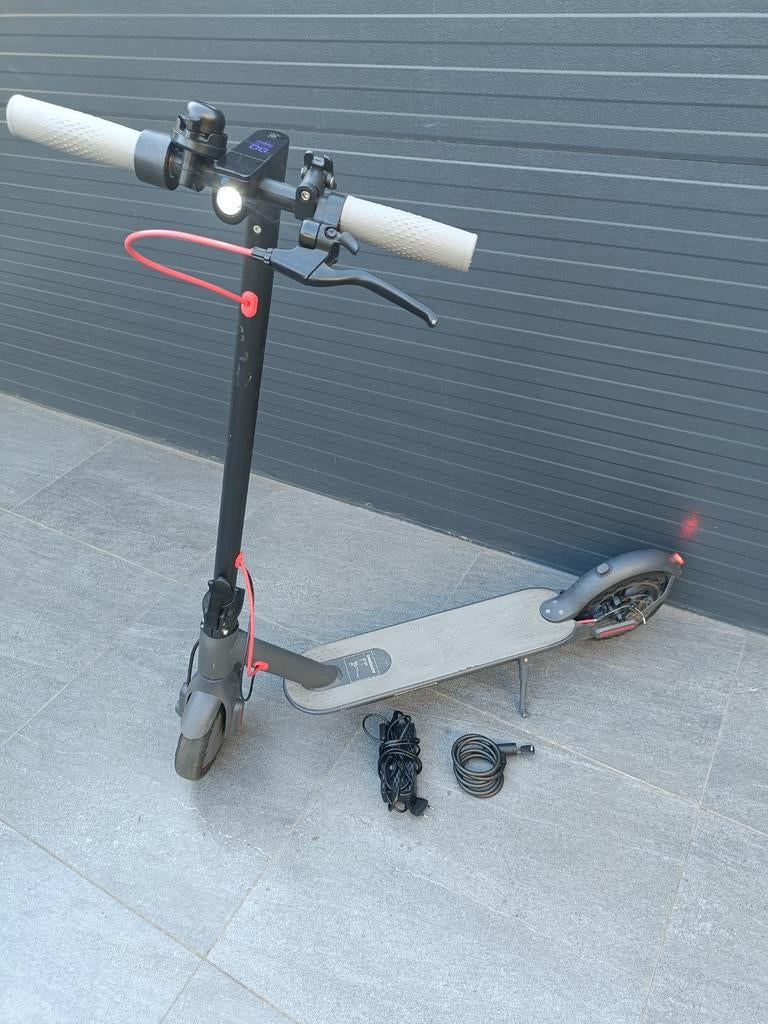 Elektrische step met display en verlichting, Fietsen en Brommers, Steps, Gebruikt, Elektrische step (E-scooter), Ophalen of Verzenden