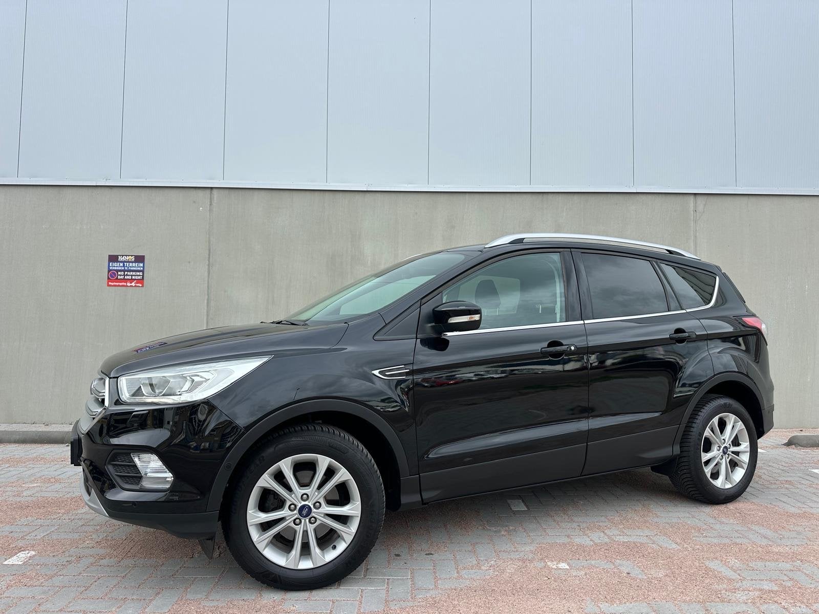 Ford Kuga 1.5 EcoBoost Titanium Distributieriem Vervangen, C, Zwart, 4 cilinders, Leder en Stof, Zwart