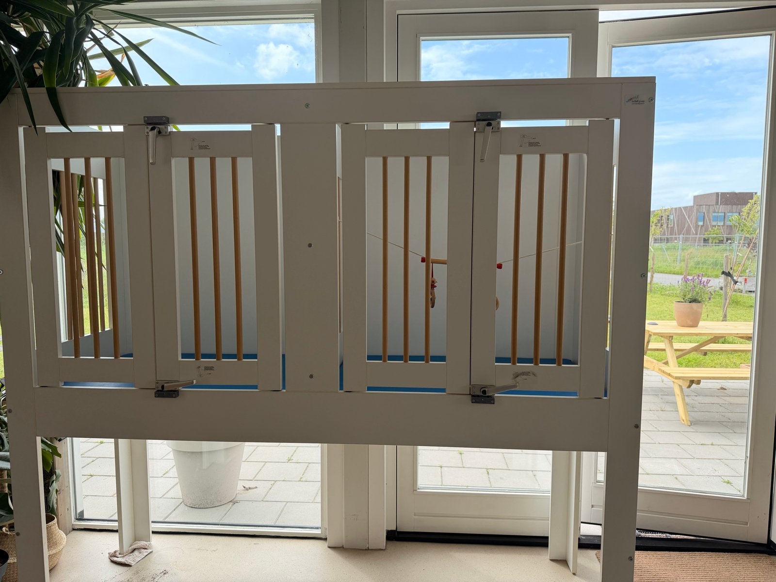Houten hoge box dubbel met spijlen ROLF GROEP kinderopvang, Ophalen of Verzenden, Gebruikt, Overige typen