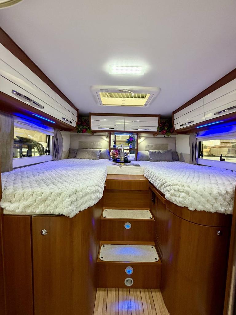 Mobilvetta KEA P65 Automaat Aparte Bedden XXL Garage Zeer sf, Caravans en Kamperen, Campers, Automaat, Info@trmbv.nl, 7 tot 8 meter