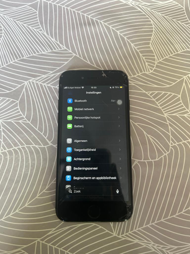 iPhone SE Zwart - Gebarsten scherm en achterkant, Zwart, Ophalen of Verzenden, 64 GB, Niet werkend