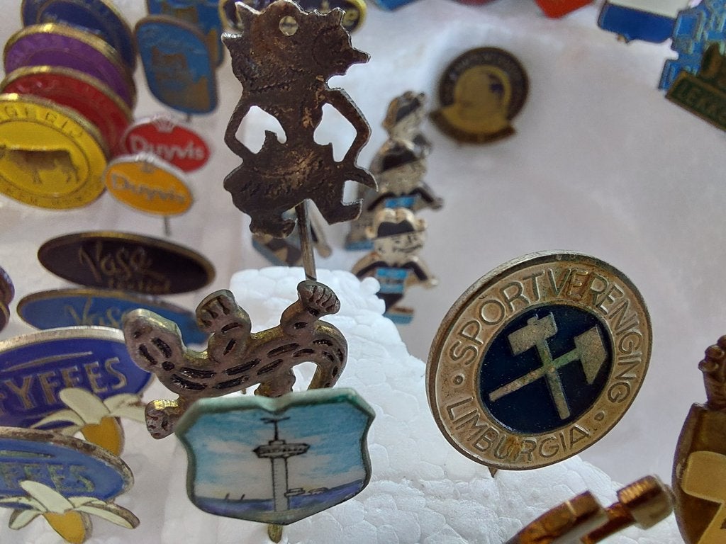 Zeldzamere nostalgische speldjes [ zie foto's], Verzamelen, Speldjes, Pins en Buttons, Ophalen of Verzenden, Gebruikt, Overige onderwerpen