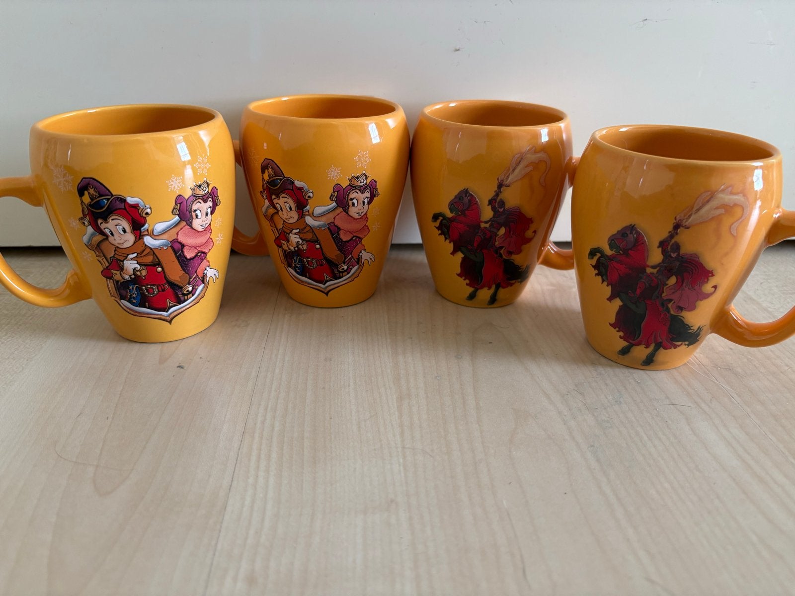 Efteling Chocomel mokken set (4 stuks) Pardoes & Ruiter, Verzamelen, Ophalen of Verzenden, Zo goed als nieuw, Gebruiksvoorwerp