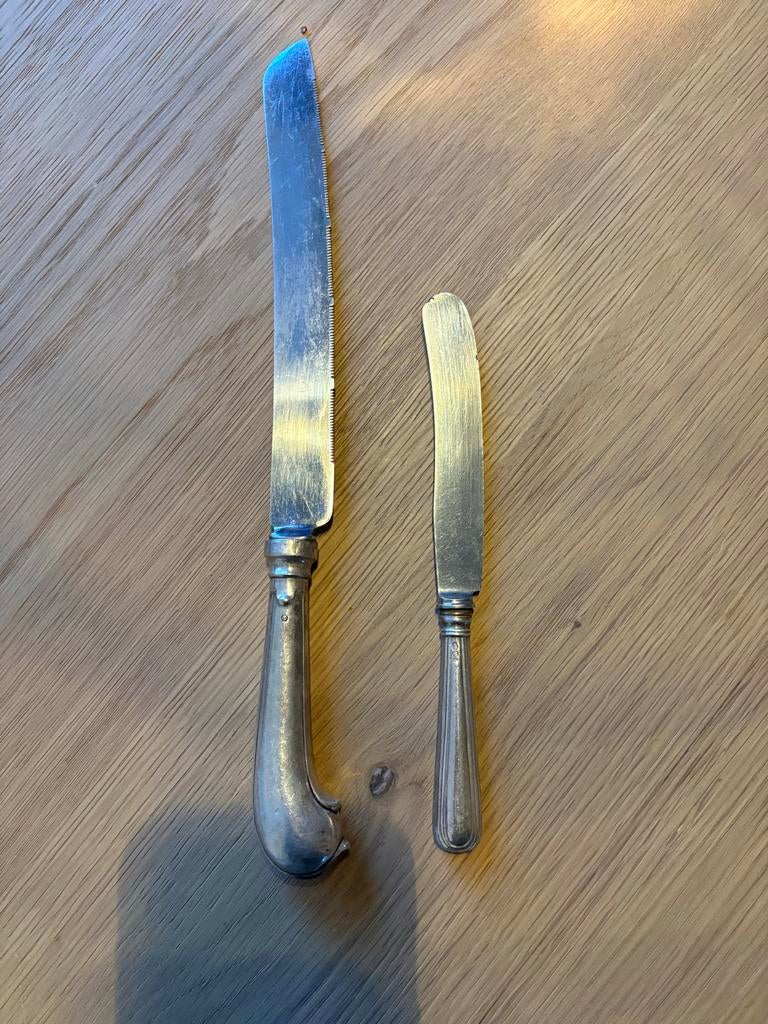 Zilveren Broodmes (Sheffield) en Regulier Mes - 2e Gehalte, Antiek en Kunst, Ophalen of Verzenden