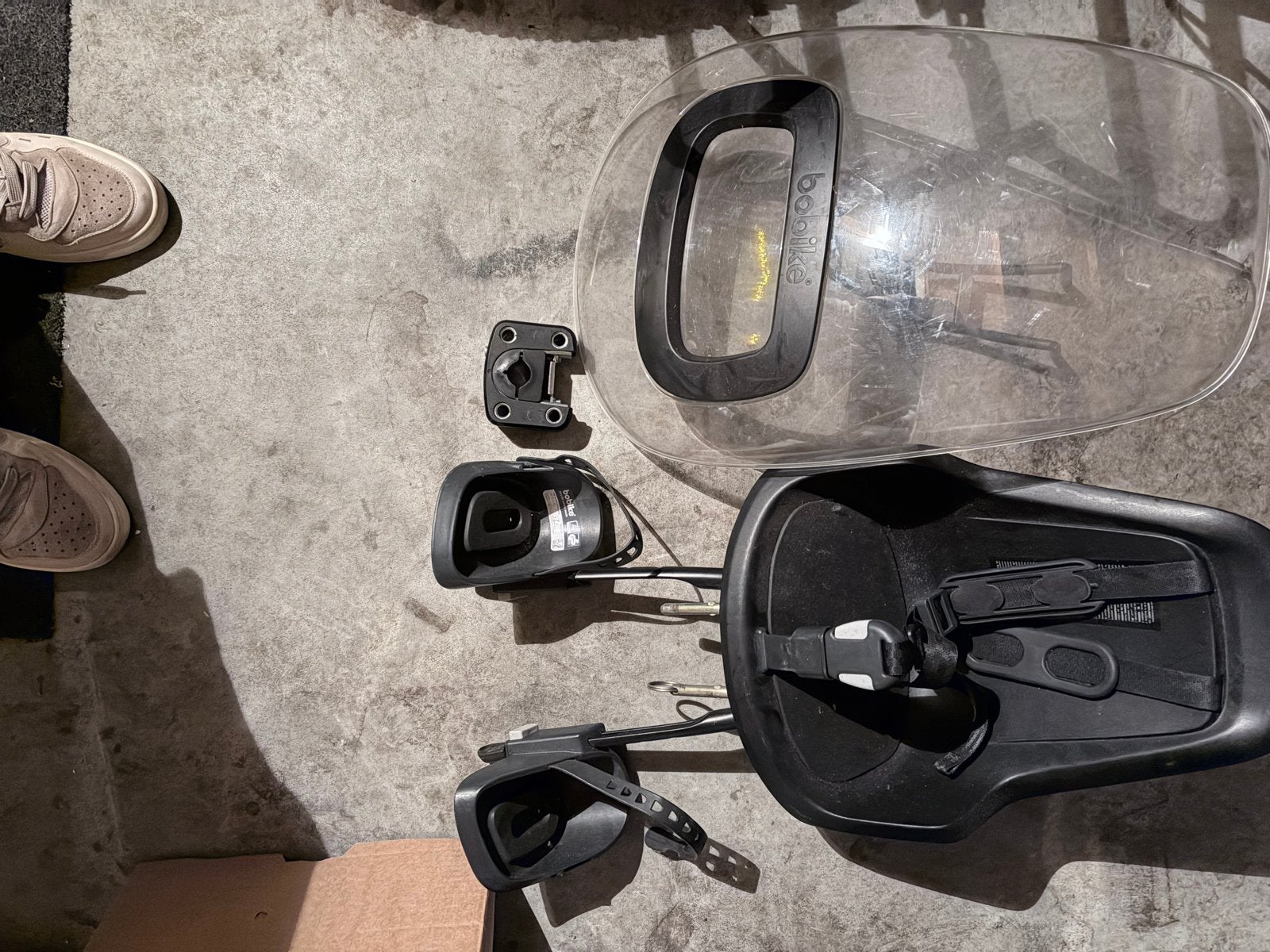 Bobike One Mini Voorzitje - Urban Black met ruitje, Ophalen of Verzenden, Gebruikt, Voorzitje, Voetsteuntjes