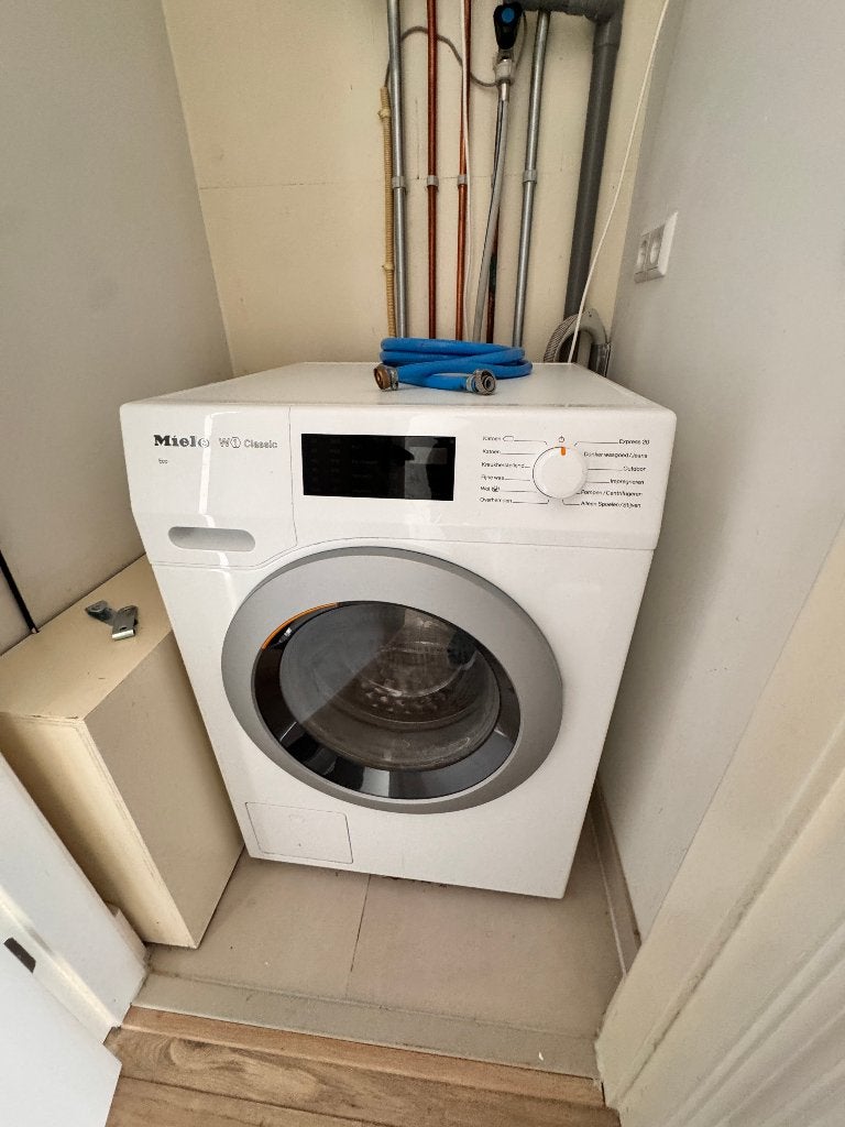 Miele WDB030 Eco wasmachine – goede staat, Ophalen, Zo goed als nieuw, Voorlader, 85 tot 90 cm