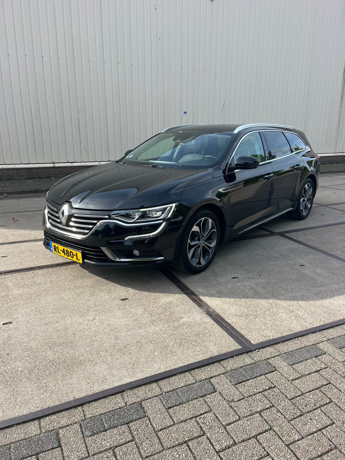 Renault Talisman Energy TCe 150pk EDC 2017 Zwart, Dealer onderhouden, 1618 cc, 4 cilinders, 1850 kg