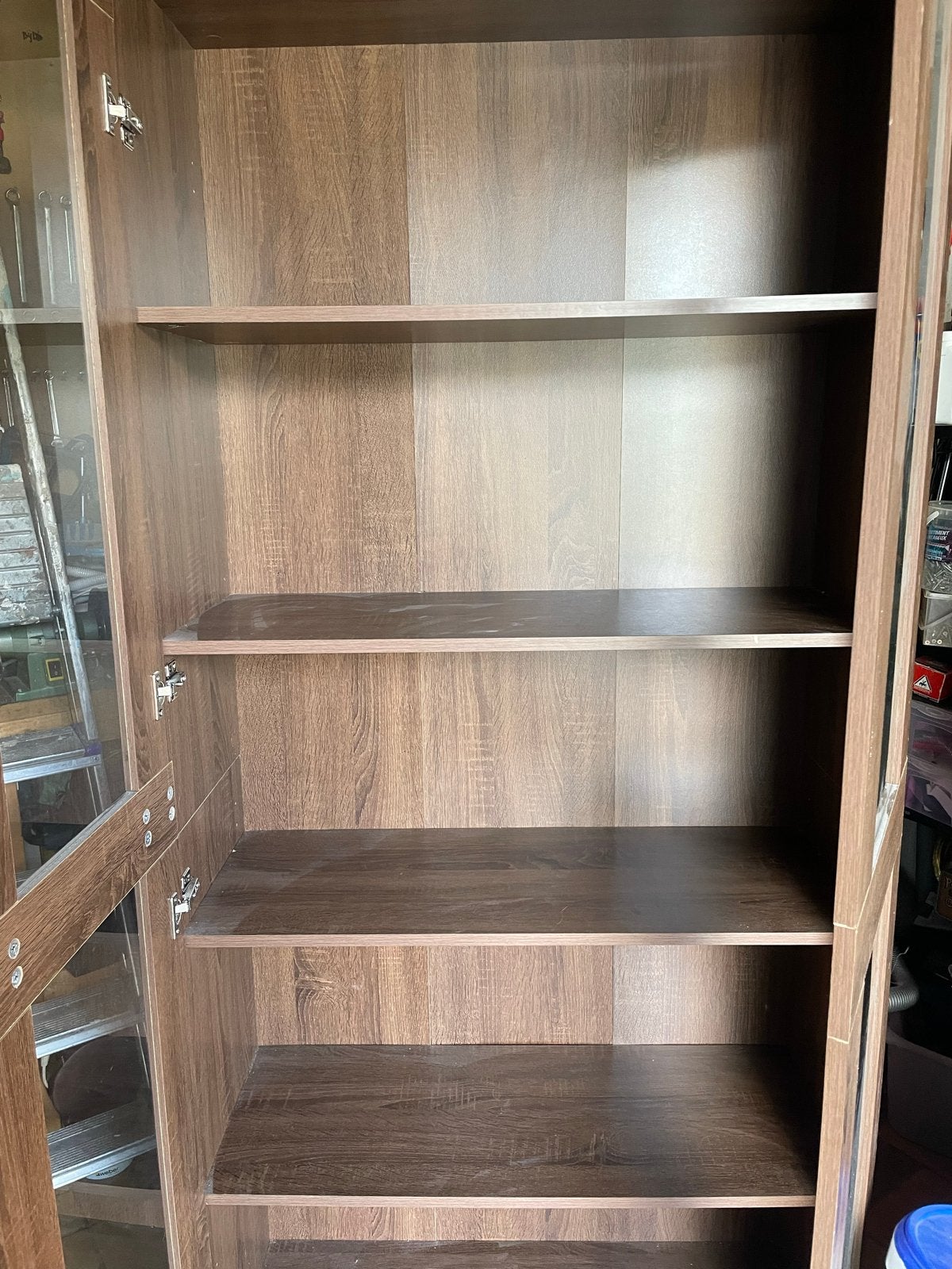 Houten vitrinekast met glazen deuren en planken, Ophalen, Gebruikt, 50 tot 100 cm, 150 tot 200 cm