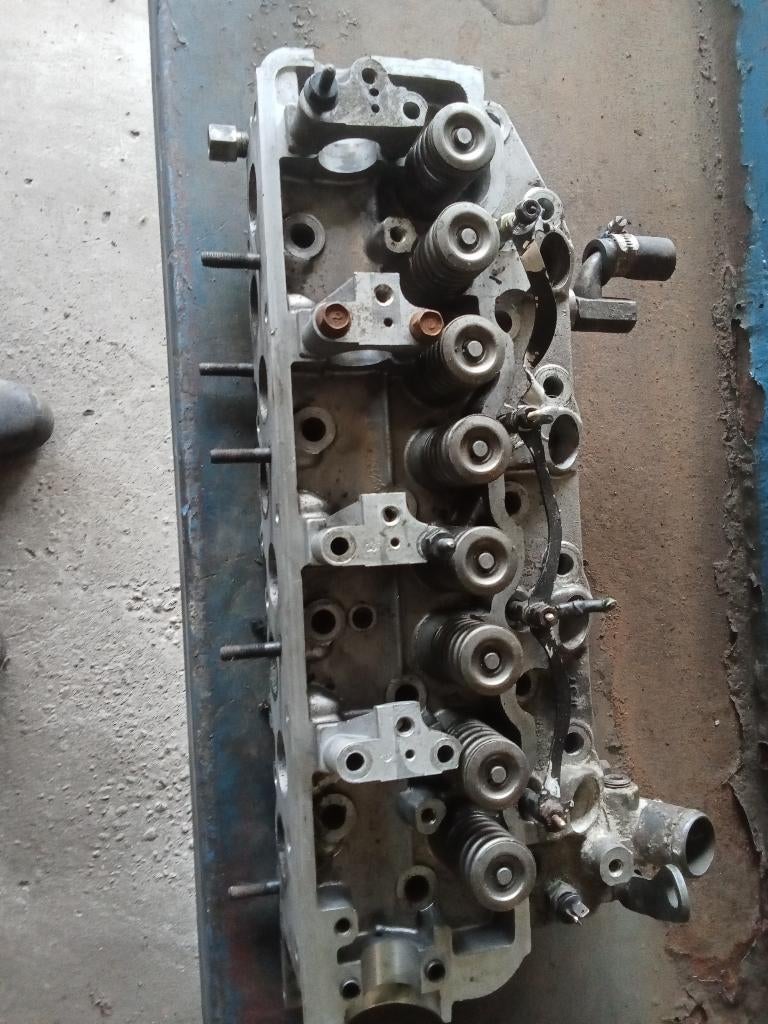 Cilinderkop Hyundai h 200, Auto-onderdelen, Motor en Toebehoren, Ophalen of Verzenden, Gebruikt, Hyundai