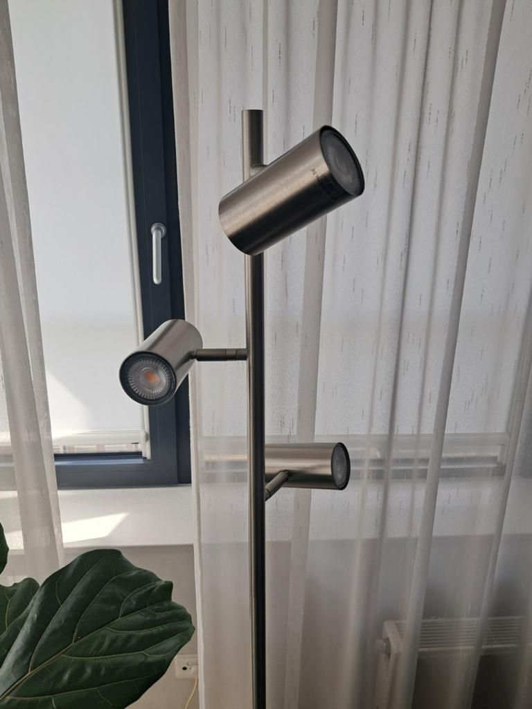 Moderne RVS Vloerlamp met 3 Verstelbare Spots, Ophalen, Modern, Industrieel, Zo goed als nieuw, Metaal