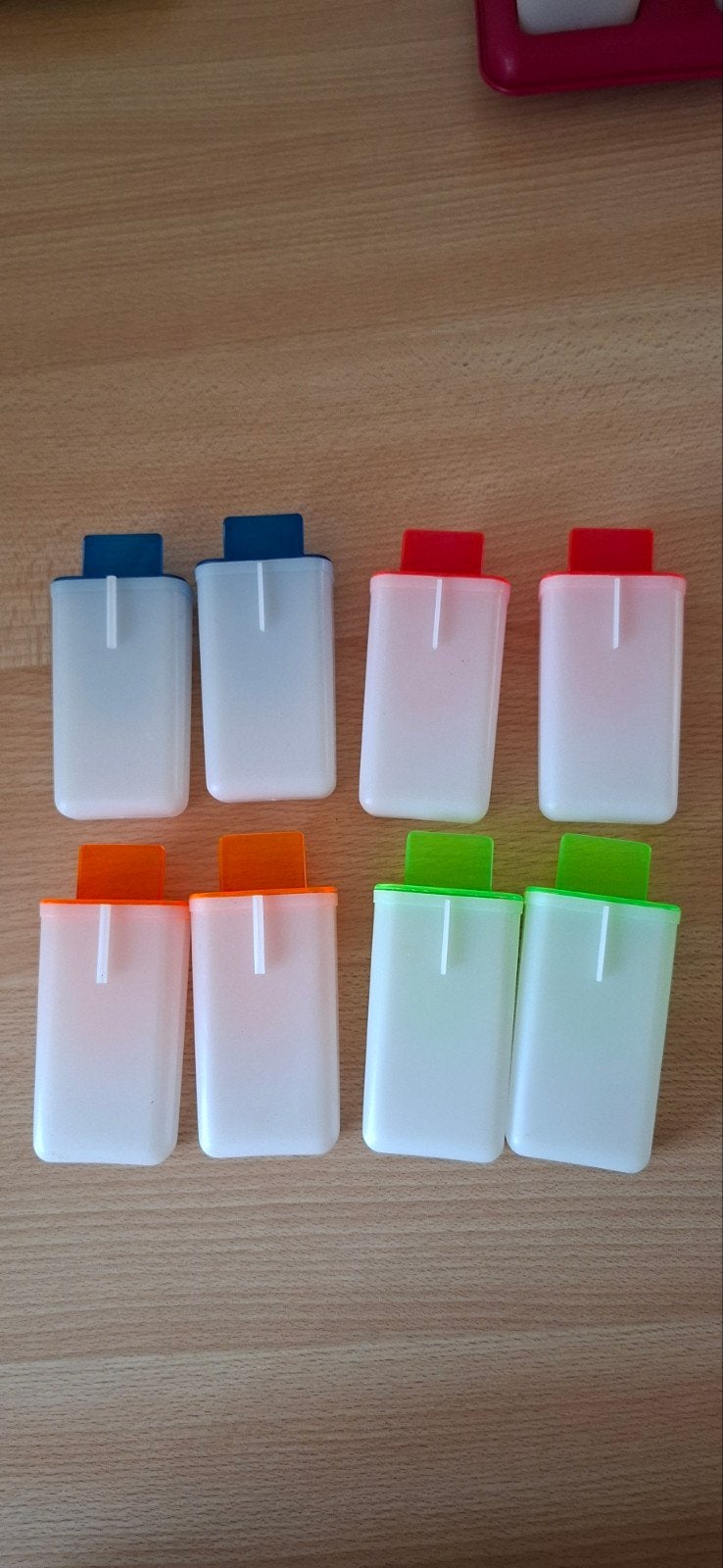 Set van 8 ijsco mallen met Gekleurde Dekseltjes, Ophalen of Verzenden, Gebruikt