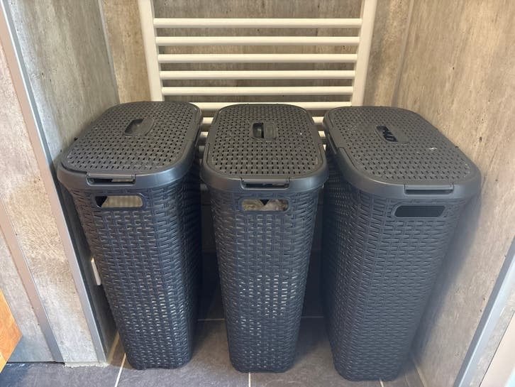 Curver wasmanden (2 stuks), Ophalen, 50 – 75, Gebruikt, 50 tot 100 cm