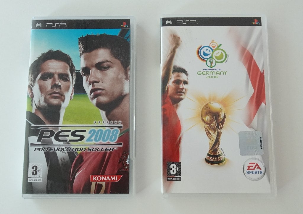 2 Voetbal Spellen voor Sony PSP, Spelcomputers en Games, Games | Sony PlayStation Portable, Ophalen, Overige genres, 1 speler