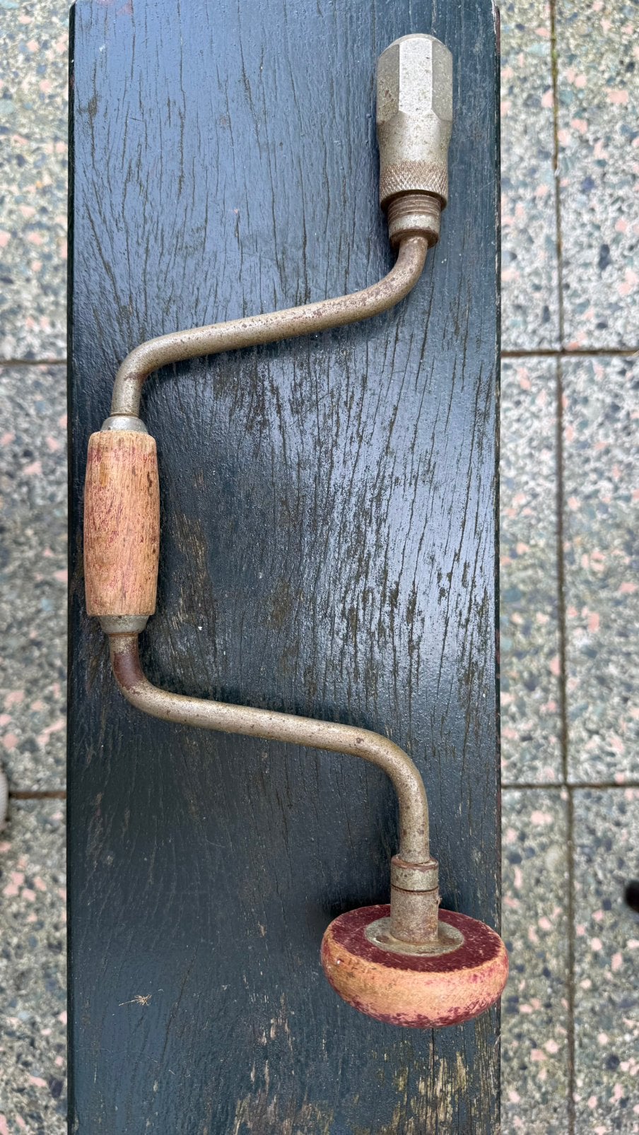 Vintage handboor, Ophalen