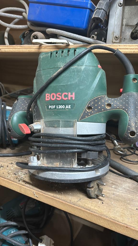 Bosch POF 1200 AE bovenfrees., Doe-het-zelf en Verbouw, Gereedschap | Freesmachines, Ophalen of Verzenden