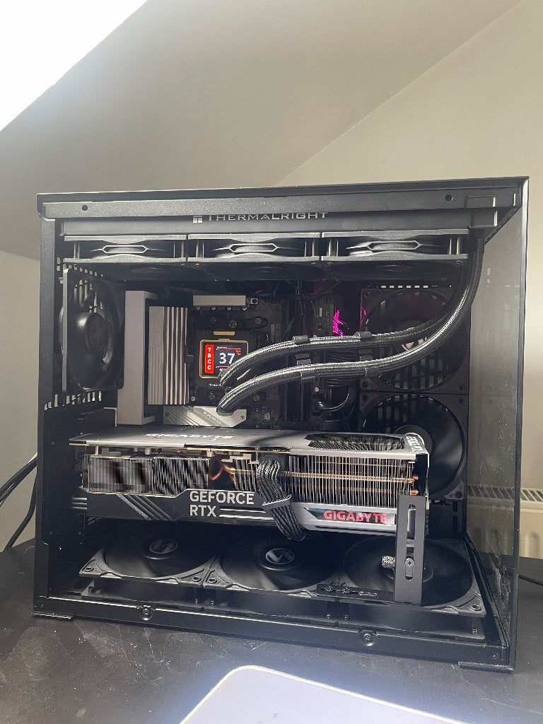 RTX 4080, 7800X3D, B850, Computers en Software, Desktop Pc's, Zo goed als nieuw, 4 Ghz of meer, HDD, SSD, 32 GB, Met videokaart