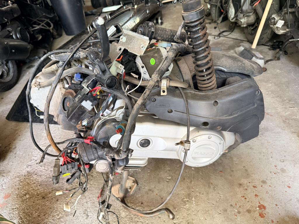 Zip iget motorblok e4, Fietsen en Brommers, Brommeronderdelen | Scooters, Ophalen of Verzenden, Zo goed als nieuw, Blok, Piaggio