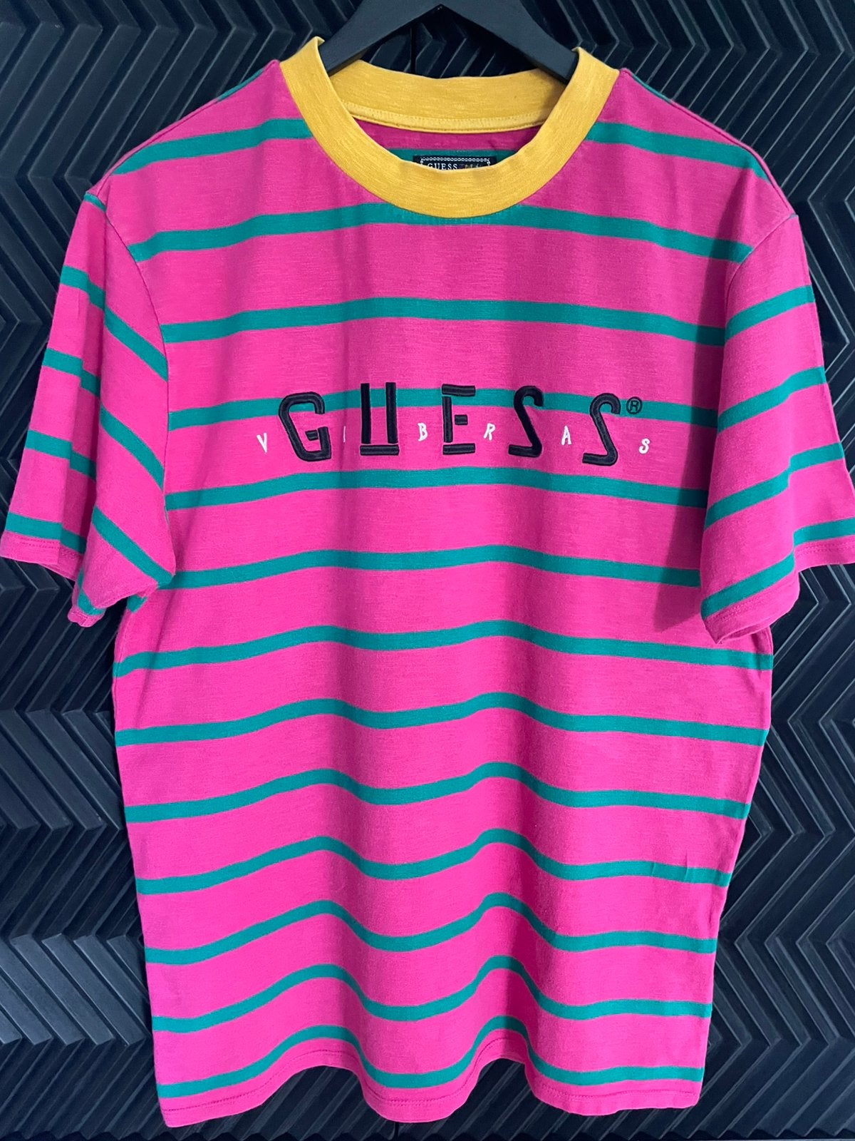 Guess x J Balvin Pink Green Stripe, Ophalen of Verzenden, Gedragen, Maat 46 (S) of kleiner, Roze