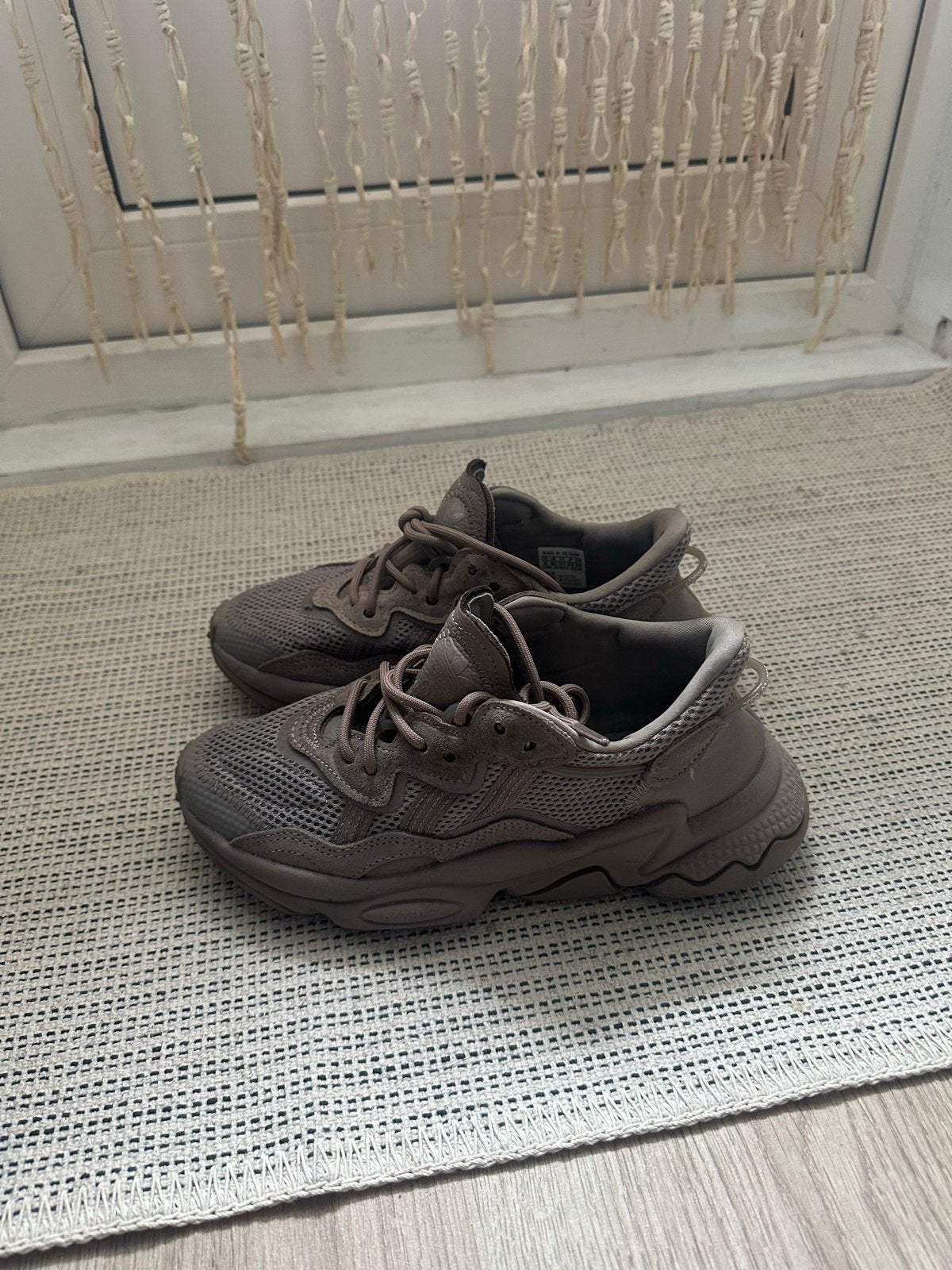 Adidas Ozweego sneakers - Bruin, Ophalen of Verzenden, Gedragen, Bruin, Sneakers of Gympen