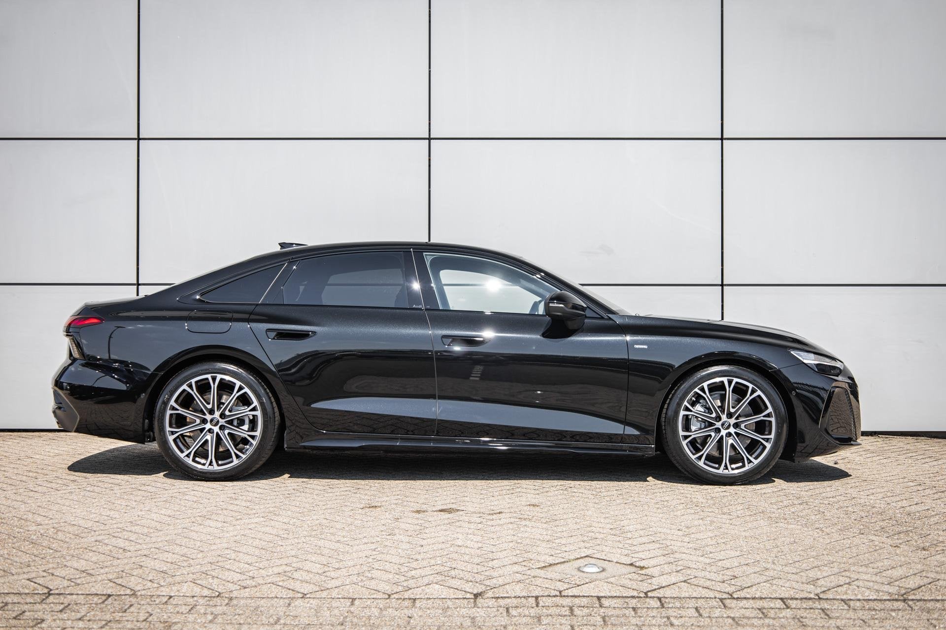Audi A6 Limousine 2.0 e-hybrid 299pk quattro S Edition | B&O, Auto's, Audi, Automaat, 12 maanden, Euro 6, 4 cilinders