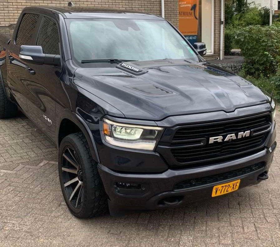 Dodge RAM 2019 LARAMIE 5.7 HEMI 4X4, Automaat, 3500 kg, Zwart, Bedrijf