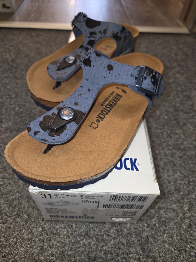 Nieuwe slipper van Birkenstock model Gizeh maat 31, Overige typen, Nieuw, Ophalen of Verzenden, Jongetje