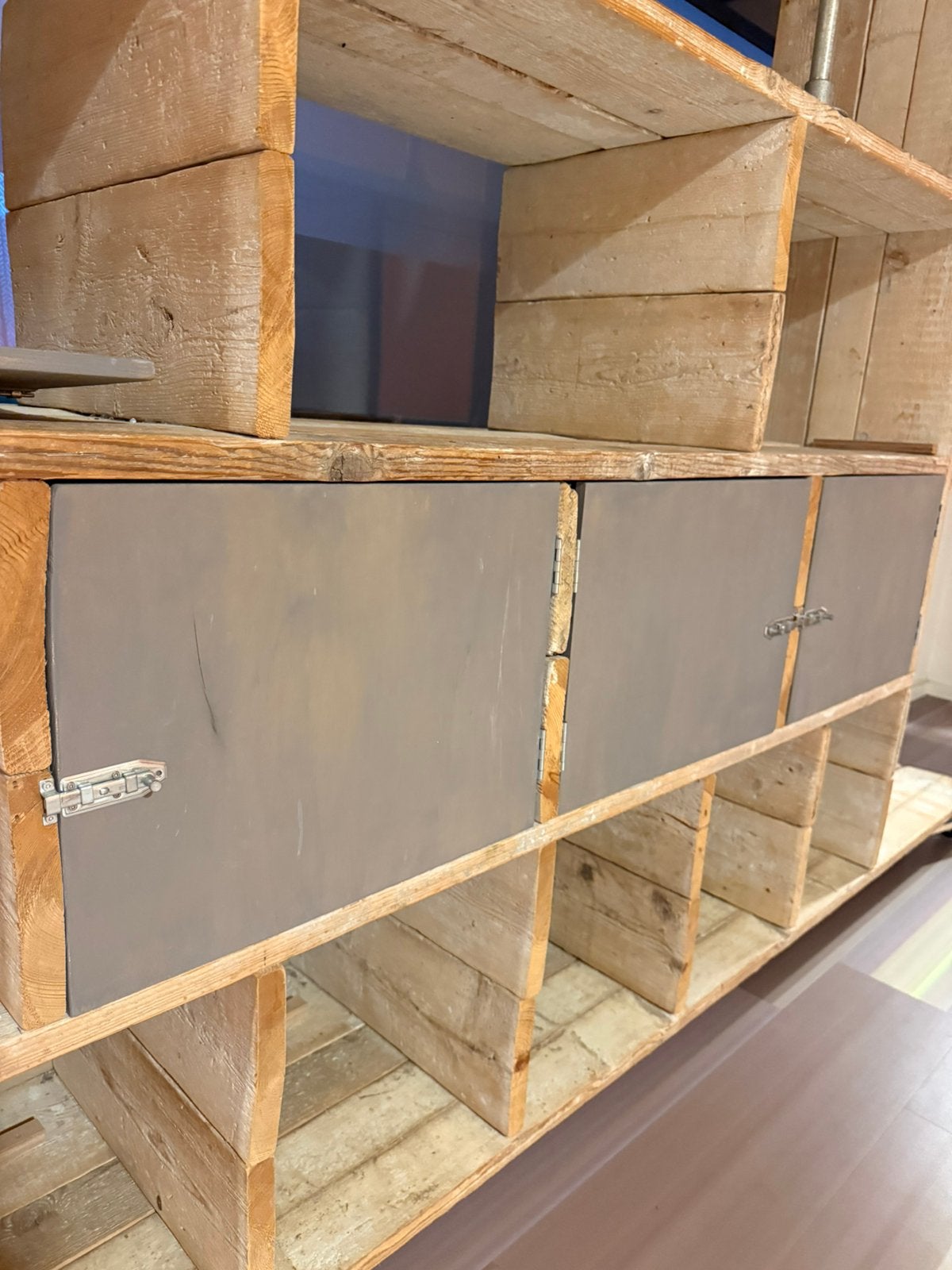 Steigerhouten kast, Ophalen, Gebruikt, 250 tot 300 cm, Plank