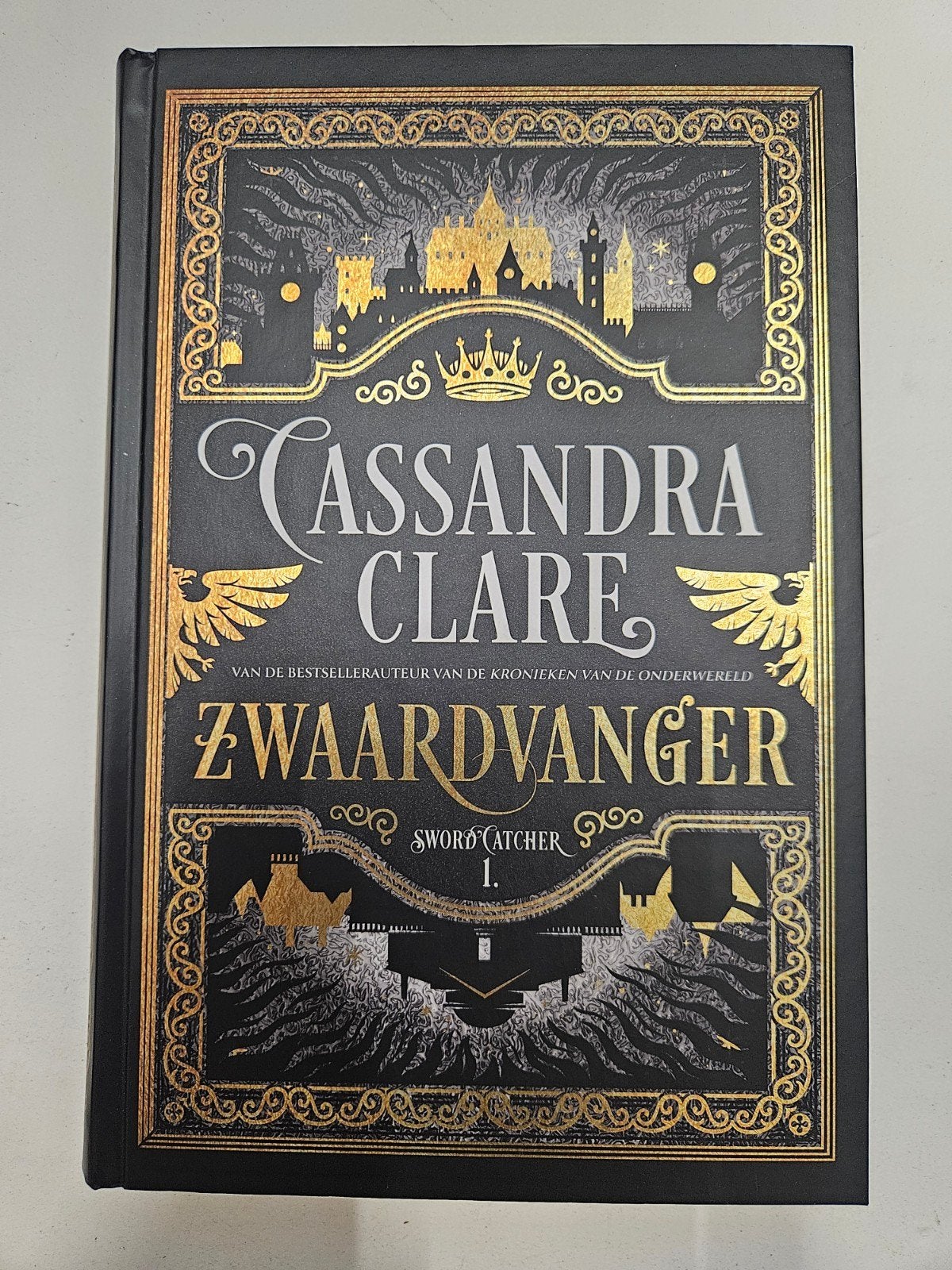 Cassandra Clare - Zwaardvanger, Ophalen of Verzenden, Zo goed als nieuw, Cassandra Clare