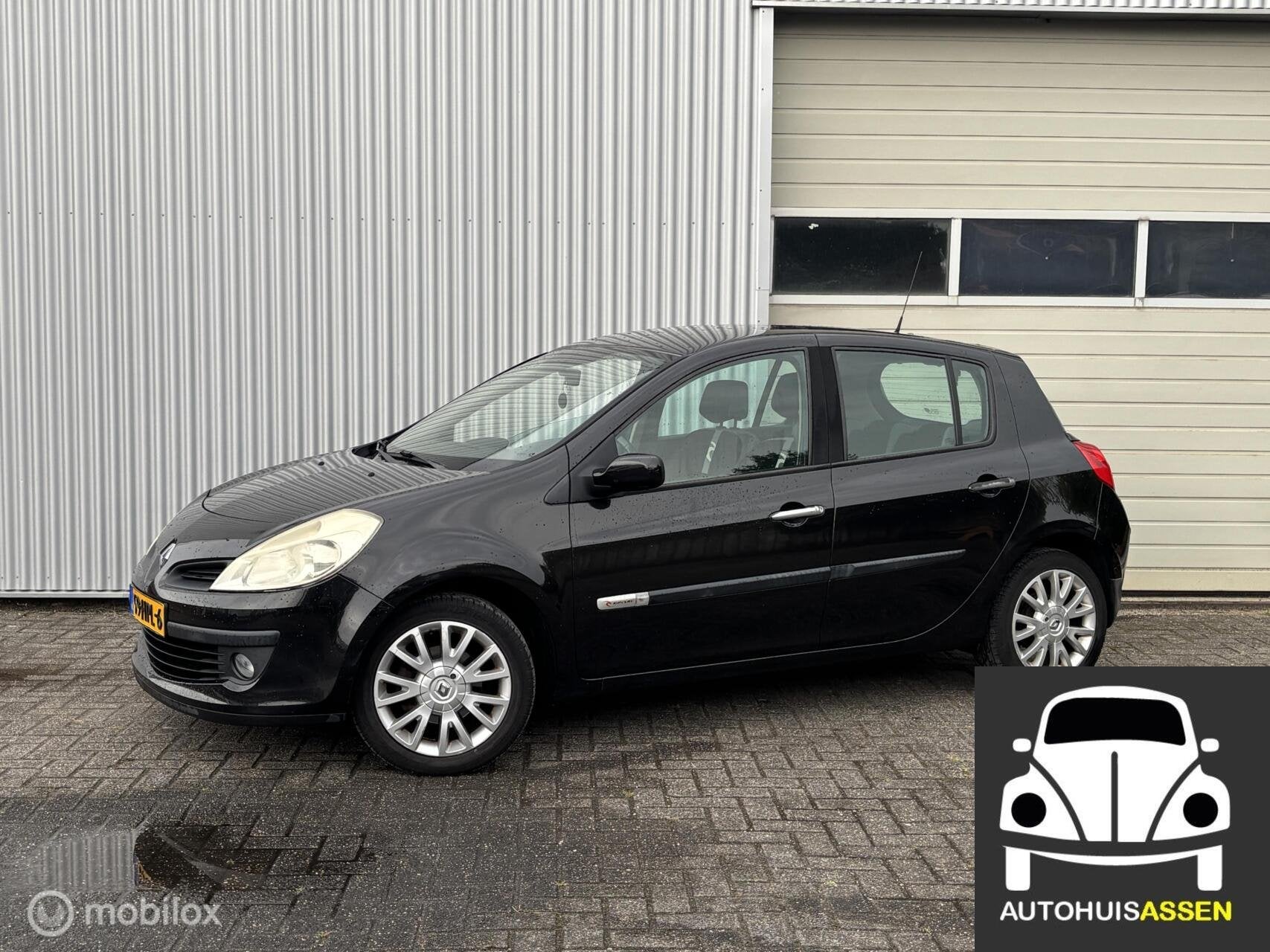 Renault Clio 1.2 TCE Rip Curl, Voorwielaandrijving, Gebruikt, 4 cilinders, Origineel Nederlands
