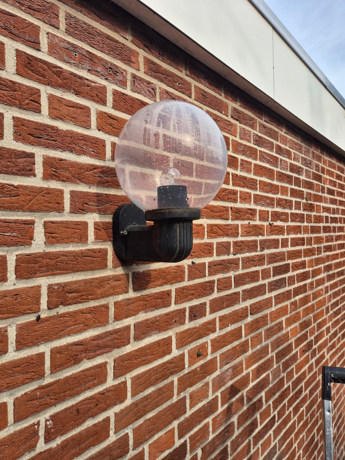 Buitenlamp met bolvormige kap, Kunststof, Gebruikt, Minder dan 50 watt, Wandlamp