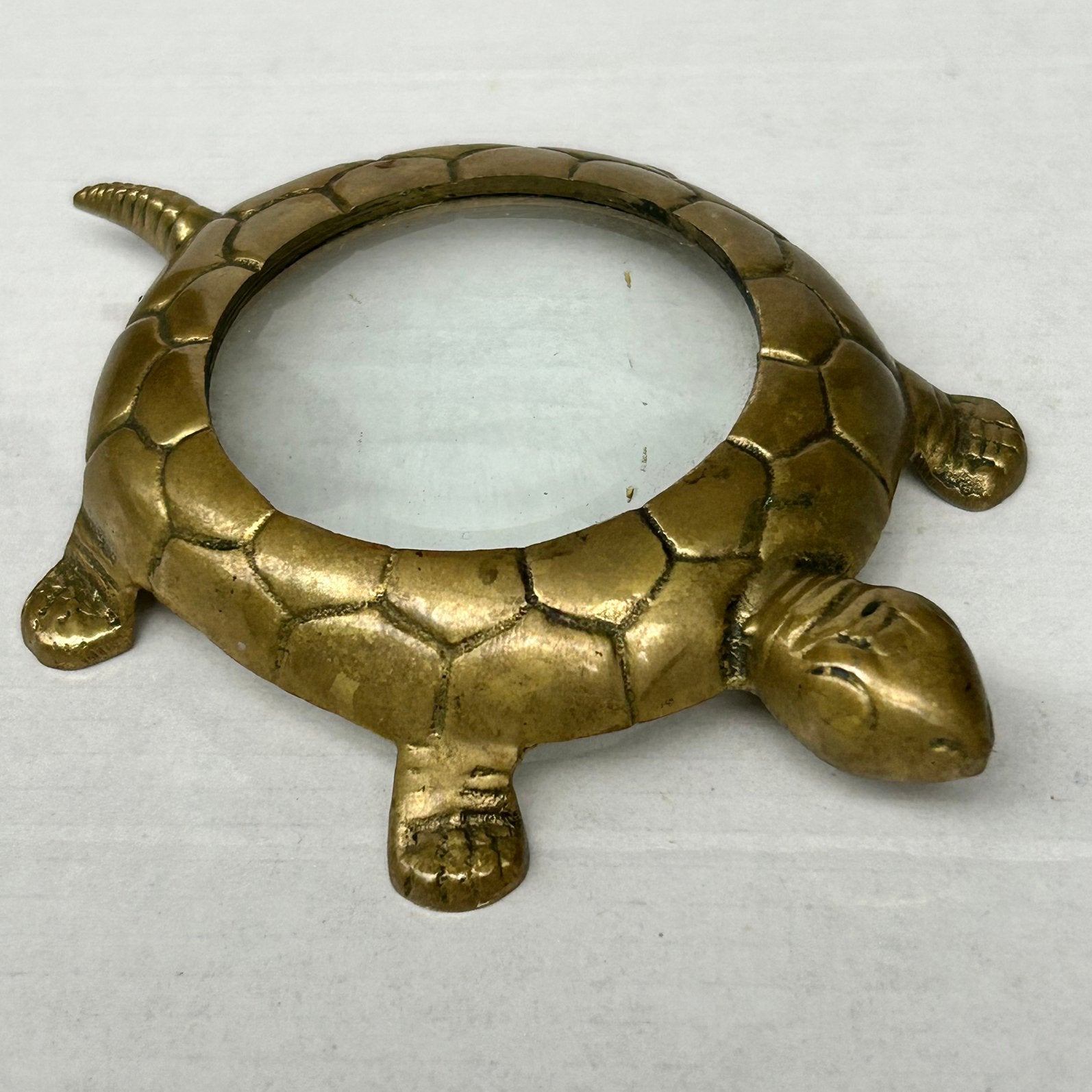 Metalen messing? koper? schildpad met vergrootglas, Ophalen of Verzenden