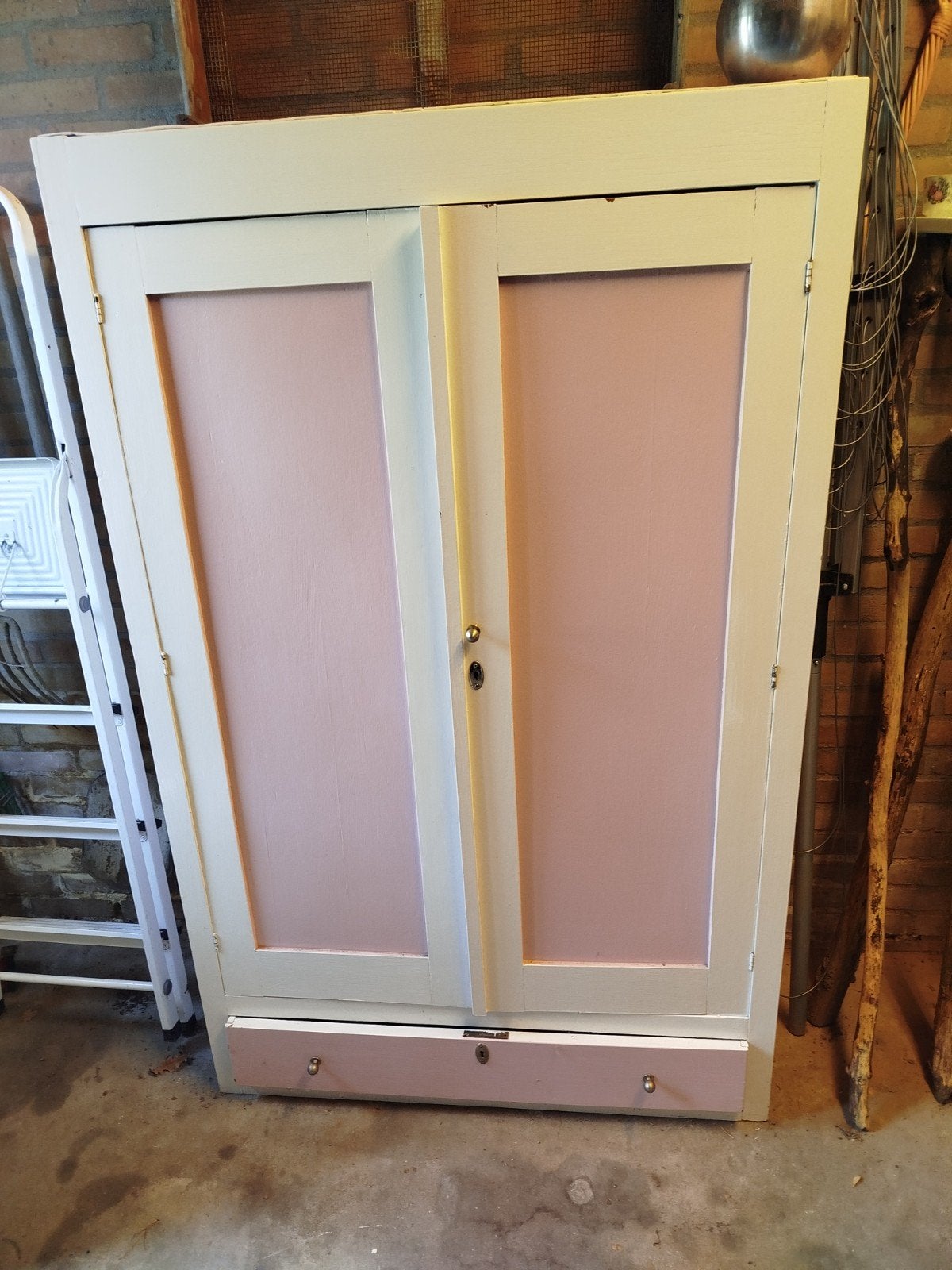 Antieke brocante kast 157h x 99b x 39,5d, Antiek en Kunst, Antiek | Meubels | Kasten, Ophalen