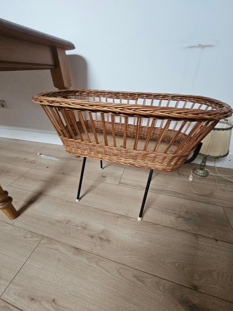 Rieten poppenwieg, Kinderen en Baby's, Speelgoed | Poppen, Ophalen, Babypop