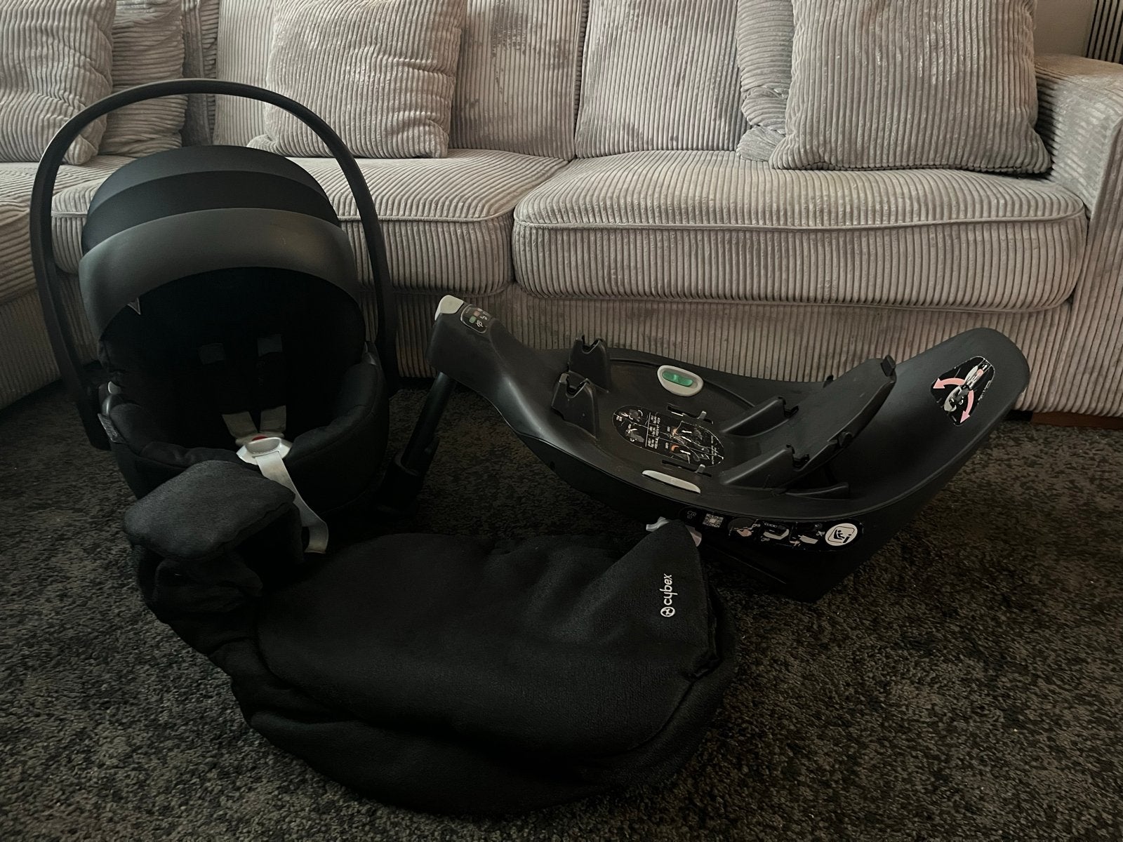 Complete set Cybex autostoel, isofix base en voetenzak!, Verstelbare rugleuning, 0 t/m 18 kg, Zo goed als nieuw, Isofix
