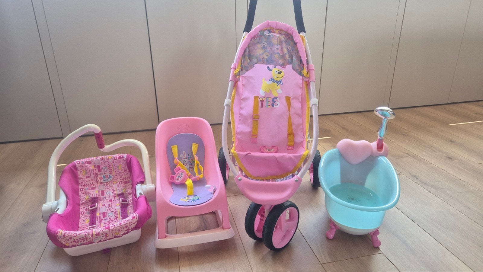 BABY Born speelgoedpakket: pop, kinderwagen, badje, etc., Kinderen en Baby's, Speelgoed | Poppen, Ophalen of Verzenden
