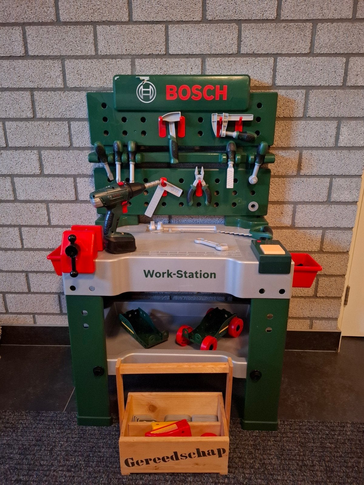 Bosch Work-Station met gereedschap en boormachine, Ophalen, Gebruikt, Knutselen, Met geluid