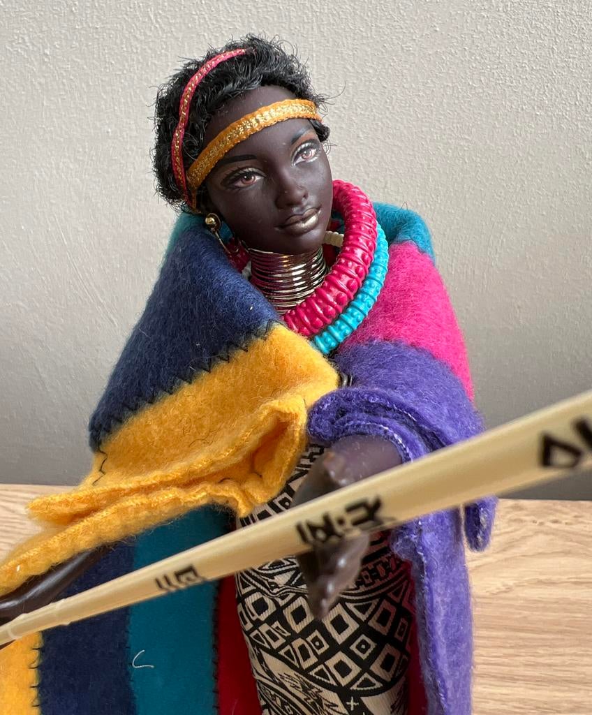 Barbie Collectibles 'black Barbie' met standaard, Verzamelen, Poppen, Ophalen of Verzenden, Zo goed als nieuw, Pop