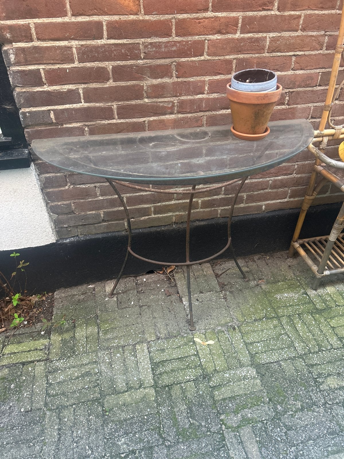 Tuin bijzettafel met glazen blad - Gratis af te halen, Ophalen, Gebruikt, Ovaal, Metaal